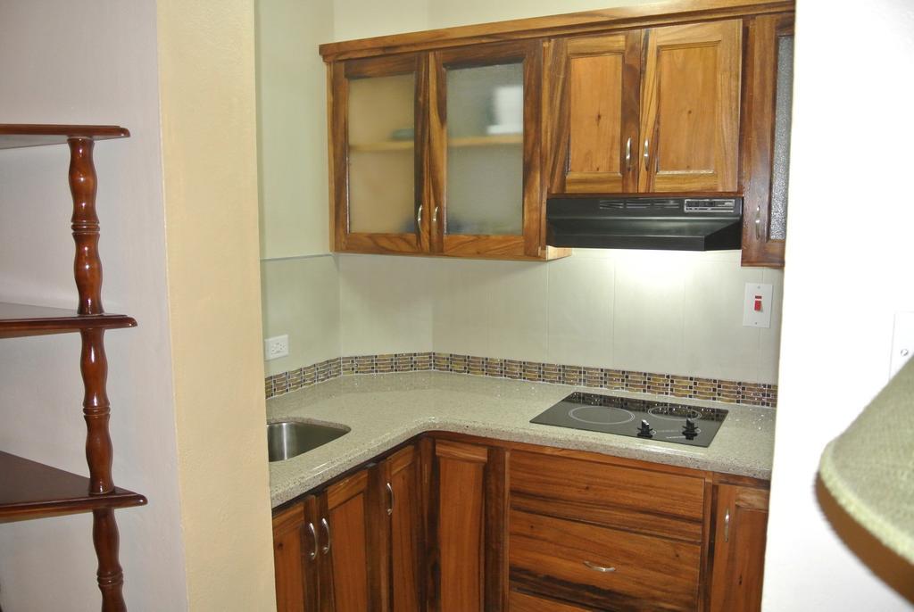 Beach One Bedroom Suite 13 Ocho Rios Rum bild
